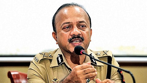 देवेन भारतींना अद्याप नेमणूक नाही, अठरा पोलिस अधिकारी नियुक्तीच्या प्रतीक्षेत