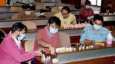 कन्टेमेंट झोनमध्ये वाटणार "आर्सेनिक अल्बम'च्या गोळ्या 