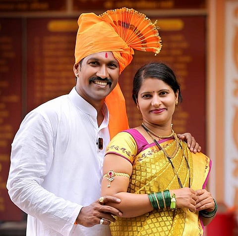 #valentine day story : " भूगोला'च्या वहीमुळे झाले आयुष्यभराचे "पर्यटन' 
