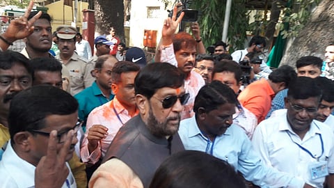 कारभारी, आता होऊ द्या जोमानं!... 