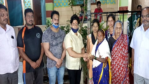 First Time In Gadhinglaj A Woman Has Been Selected Sanitizer Officer Kolhapur Marathi News