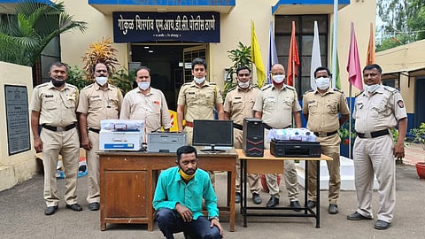 one arrested for fake stamp of tehsil office office in kolhapur