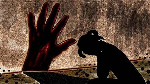 Uncle misbehaves with 12 year old girl at chandrapur district 