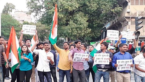 "जेएनयू'च्या विद्यार्थांच्या समर्थनार्थ निदर्शने 