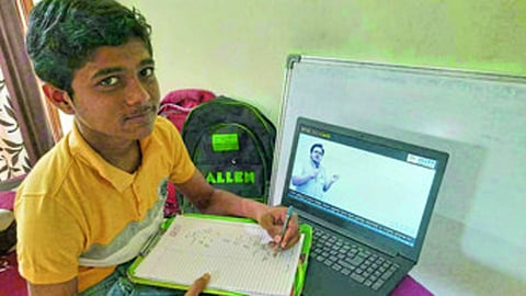 help-of-technology-students