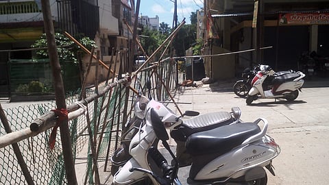 हिंगणा एमआयडीसी  :  गेल्या 25 दिवसांपासून सील ठोकण्यात आलेला साईनगर परिसर.