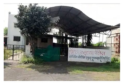 पुण्यात हायवेलगत हॉटेलमध्ये सुरू होता वेश्या व्यवसाय; मराठी तरुणीसह दोघींची सुटका