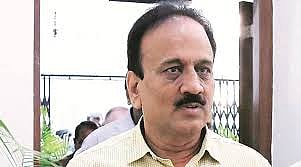सरकारमधील मंत्र्यांनी पीकविमा कंपन्यांशी हातमिळवणी करून शेतकऱ्यांची केली फसवणूक : महाजन 