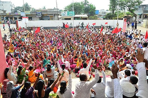 Workers agitation in Srirampur