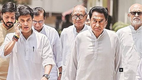 jyotiraditya scindia resigns from congress impact digvijay singh kamalnath