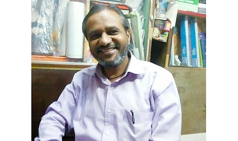 दौंडमध्ये छायाचित्रकाराचा खून; मृतदेहाजवळ आढळल्या दारूच्या रिकाम्या बाटल्या 