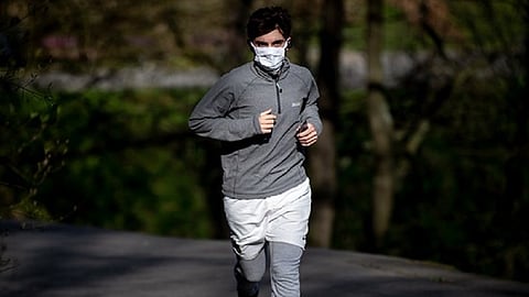 wearing mask during jogging is harmful for health