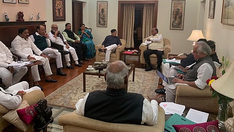 कॉंग्रेस राष्ट्रवादीच्या बैठकांमध्ये कॉंग्रेसचा 'हा' मोठा नेता मात्र मिसिंग.. 