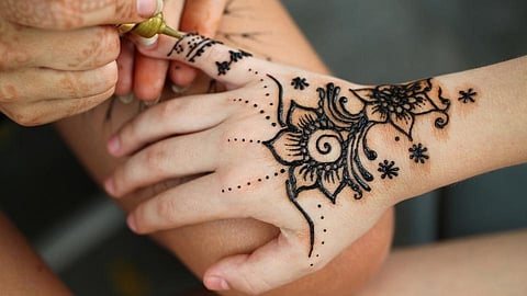 mehendi design for wedding only 10 minutes easily available and suit for function in kolhapur