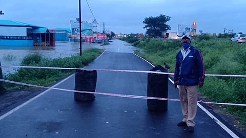 Kolhapur Pune highway service road under water