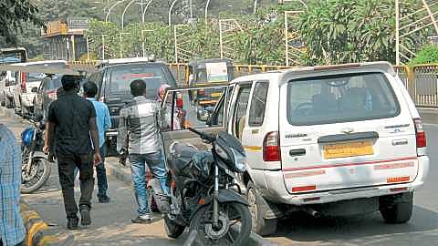 Akola News: ITI starts, but ST travel concessions closed, rural students robbed by private vehicle owners