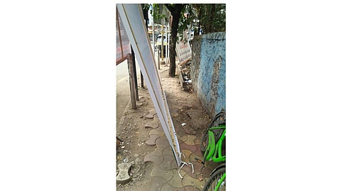 parihar-chowk-footpath.jpg
