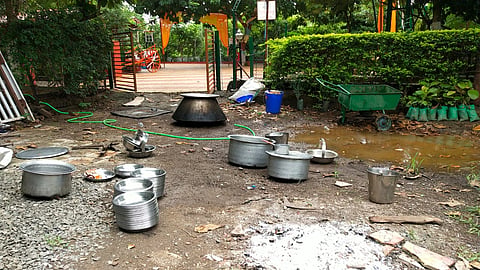 संपूर्ण देश श्रीराम मंदिर भूमीपुजनात मग्न...हे नेते मात्र मटणावर ताव मारण्यात दंग ! 