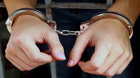 २१ वर्षांनंतर त्याला झाली अटक; केलं होतं कृत्य...