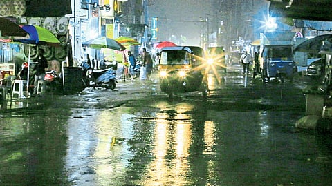 पावसामुळे कोरोनाचे सर्वेक्षण स्थगित 