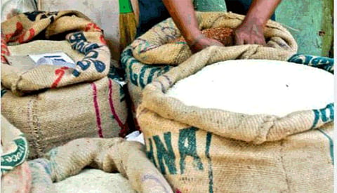corporator rod in grain supply kolhapur hatkanangale