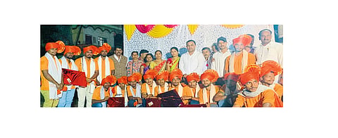 Shinoli's Youngers 486 km Travel on foot Kolhapur Marathi News