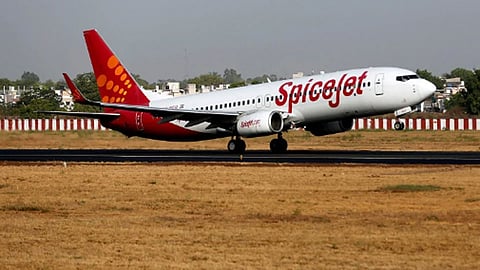 वैमानिकांना वेतन नाही;एप्रिल, मे महिन्यासाठी स्पाईसजेटचा निर्णय 