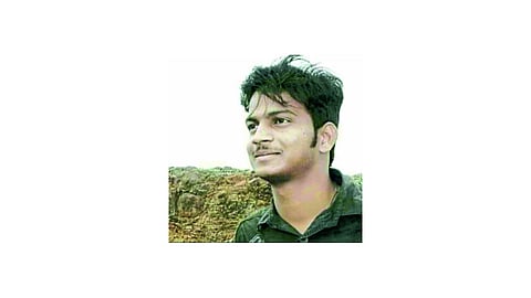 स्वतःच्या हिंमतीवर व्यवसाय वाढविलेल्या युवकाच्या आत्महत्येने वडूजकर हळहळले 