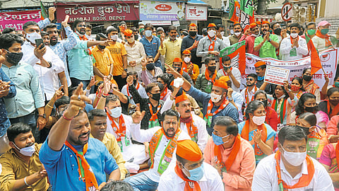 श्री तांबडी जोगेश्‍वरीसमोर मंदिरे उघडण्यासाठी आंदोलन 