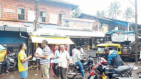 #KonkanRains सिंधुदुर्गात पुर ओसरला; जनजीवन पूर्वपदाच्या दिशेने 