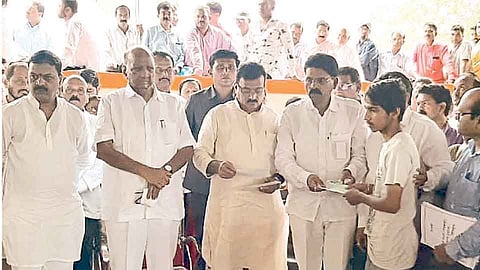Ratnagiri Dam Mishap : राष्ट्रवादीकडून २४ लाखांची मदत