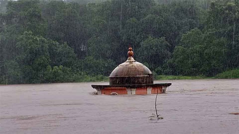 #Konkan Rain राजापूर शहराला पाण्याचा वेढा