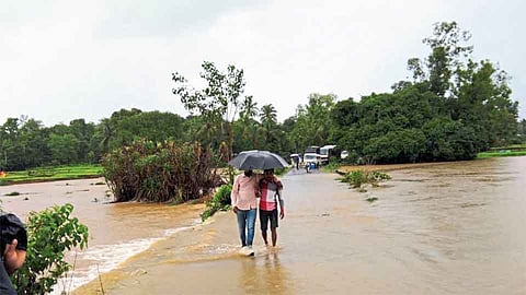 #KonkanRain सावंतवाडी तालुक्‍यात नदी-नाल्यांना पूर 