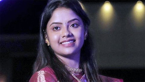 Smita R R Patil Give Birth To Child In Kolhapur Patki Hospital 