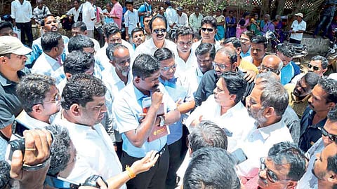 मुंबई - गोवा महामार्ग प्रकल्पग्रस्तांचा उद्रेक