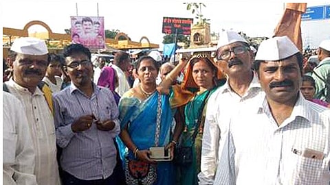साहित्यिकांची निघाली पहिल्यांदाच देहू ते निगडी साहित्य प्रबोधन दिंडी 