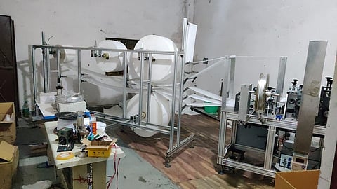 बनावट मास्क बनावणाऱ्या युपीतील भामट्यांना मुंबई पोलिसांचा दणका