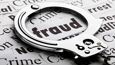 ऍपल कंपनीच्या नावाने बनावट वस्तूंची विक्री; वाशीतील चार दुकानांवर छापे