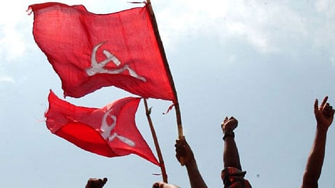 गोयल मुंबईद्रोही असल्याचा भाकपचा आरोप; महिलांना लोकल प्रवास नाकारल्याने गंभीर प्रतिक्रिया 