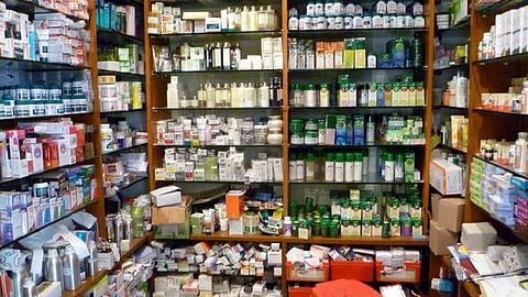 Asymptomatic corona patients are freely going to buy medicines 