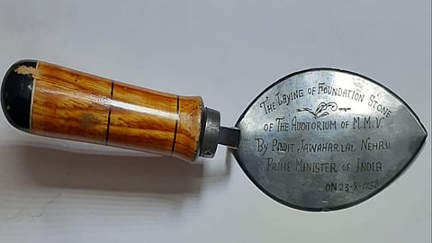 औरंगाबाद : प्राचार्या एम. ए. वाहुळ यांच्या संग्रहातील ही करनी 