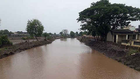 भोकरदन: जुई नदीला आलेला पूर.