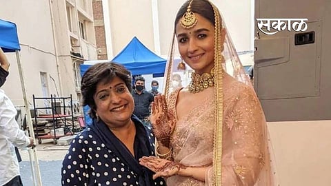 actress alia bhatt mehandi photo viral on social media fans said she got married to ranbir kapoor