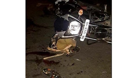 ट्रेलर-दुचाकीचा अपघात; एक ठार, एक गंभीर