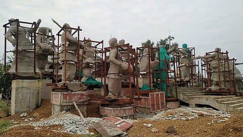 आळंदी-पुणे पालखी मार्गावर अनुभवता येणार संत भेट; समूहशिल्पाचे अर्धवट काम होणार पूर्ण   