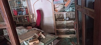 दोंडाईचा येथे राष्ट्रवादी काँग्रेस पक्षाच्या कार्यालयाची तोडफोड 