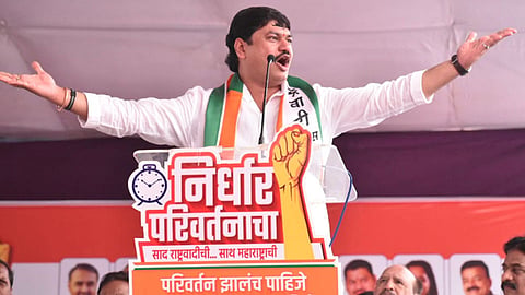 BJP State Vice President Prasad lad meets NCP Leader Dhanajay Munde