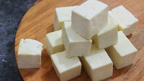 FDA seizes Adulterated paneer and khoa of karnataka worth Rs 26 lakh 64 thousand in Pune
