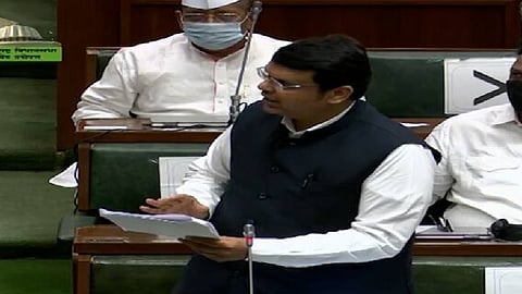 सचिन वाझे वादात, मनसुख हिरेन मृत्यू प्रकरणी विधानसभेत रणकंदन
