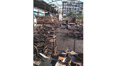 Fire breaks out at a fruit shop in Chinchwad